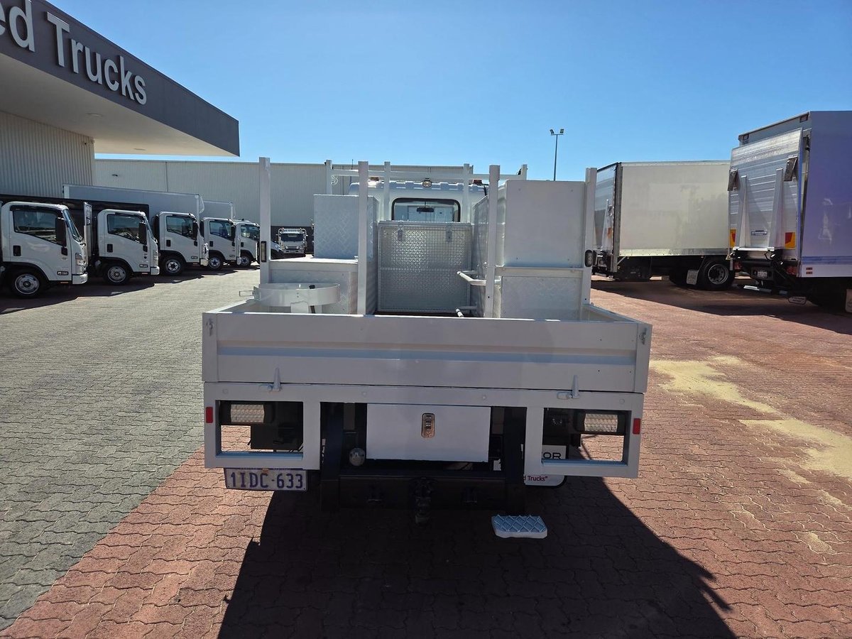2014 Isuzu Nls 200 Awd Car License Service Body image 10