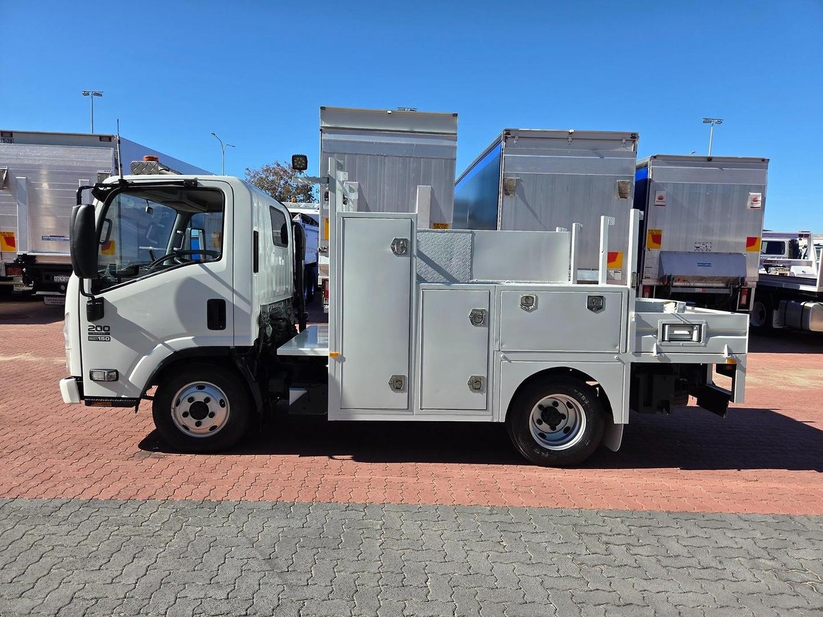 2014 Isuzu Nls 200 Awd Car License Service Body image 12