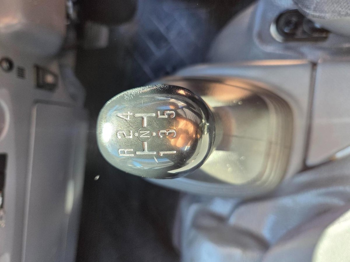 2014 Isuzu Nls 200 Awd Car License Service Body image 22