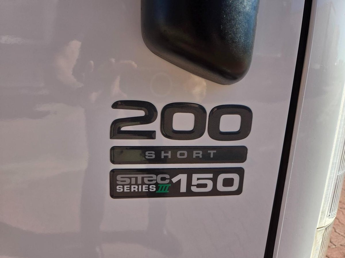 2014 Isuzu Nls 200 Awd Car License Service Body image 3