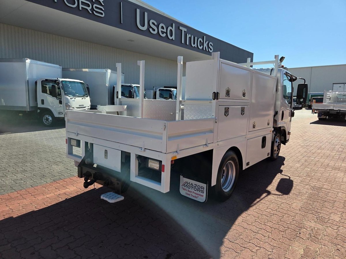 2014 Isuzu Nls 200 Awd Car License Service Body image 19