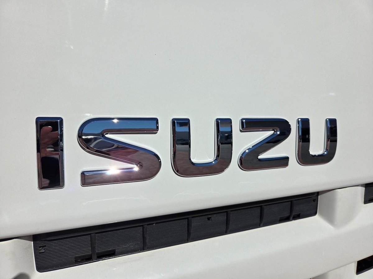 2014 Isuzu Nls 200 Awd Car License Service Body image 8