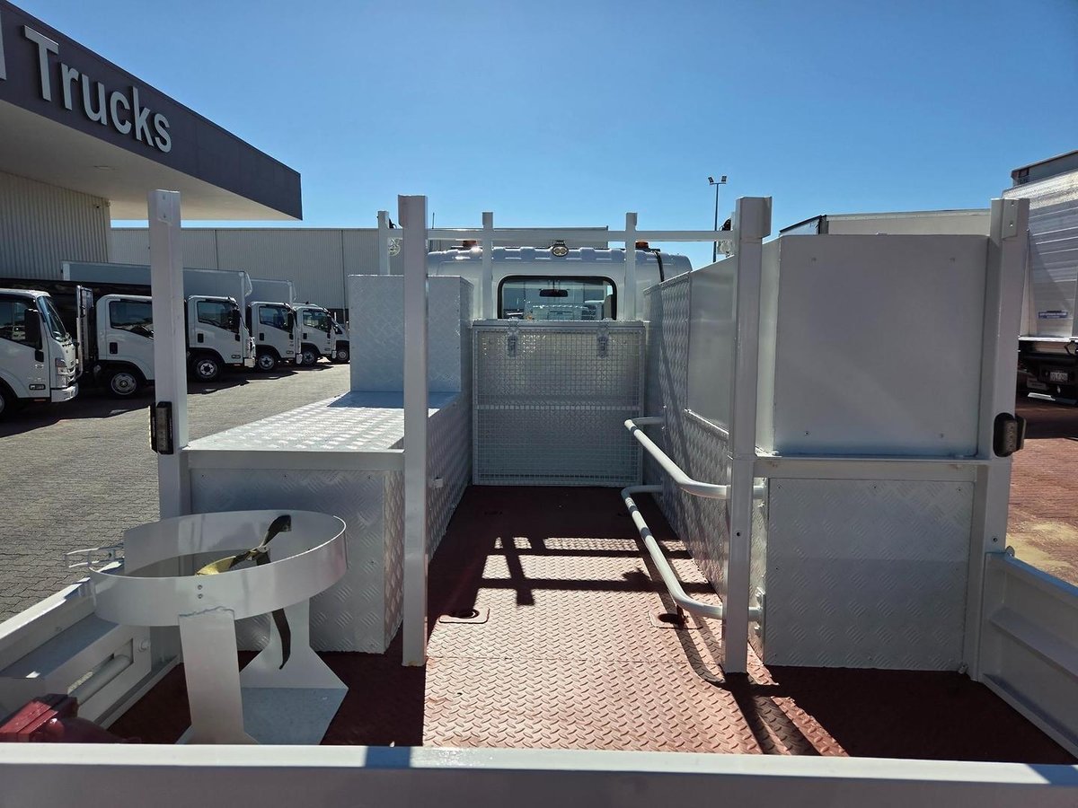 2014 Isuzu Nls 200 Awd Car License Service Body image 17