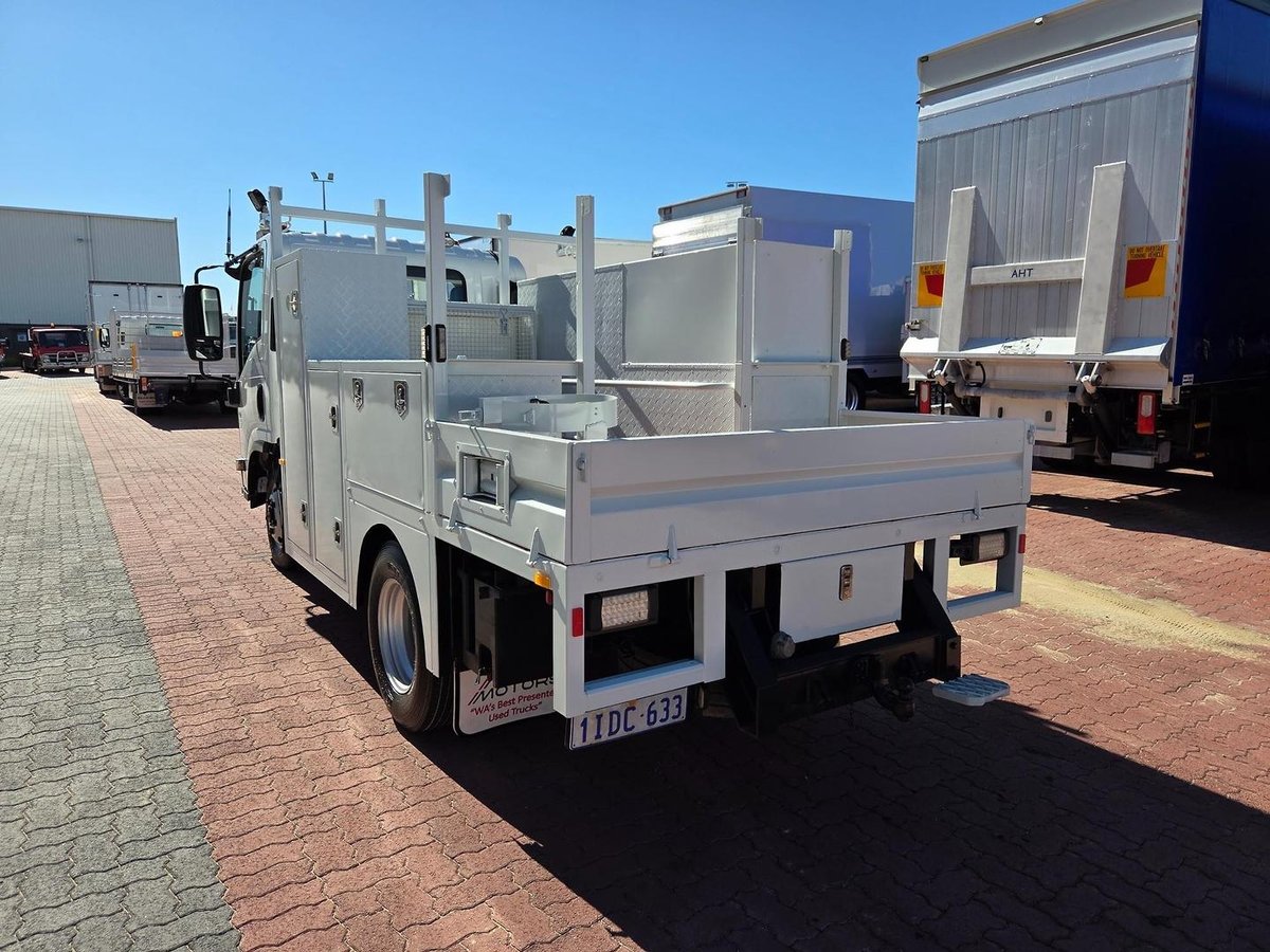 2014 Isuzu Nls 200 Awd Car License Service Body image 14