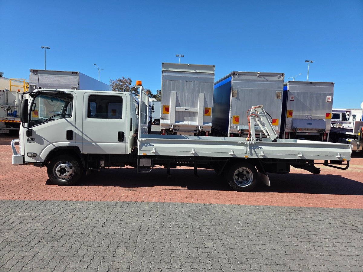2014 Isuzu Trucks Npr400 4 Ton Crew Cab Tray And Crane image 12