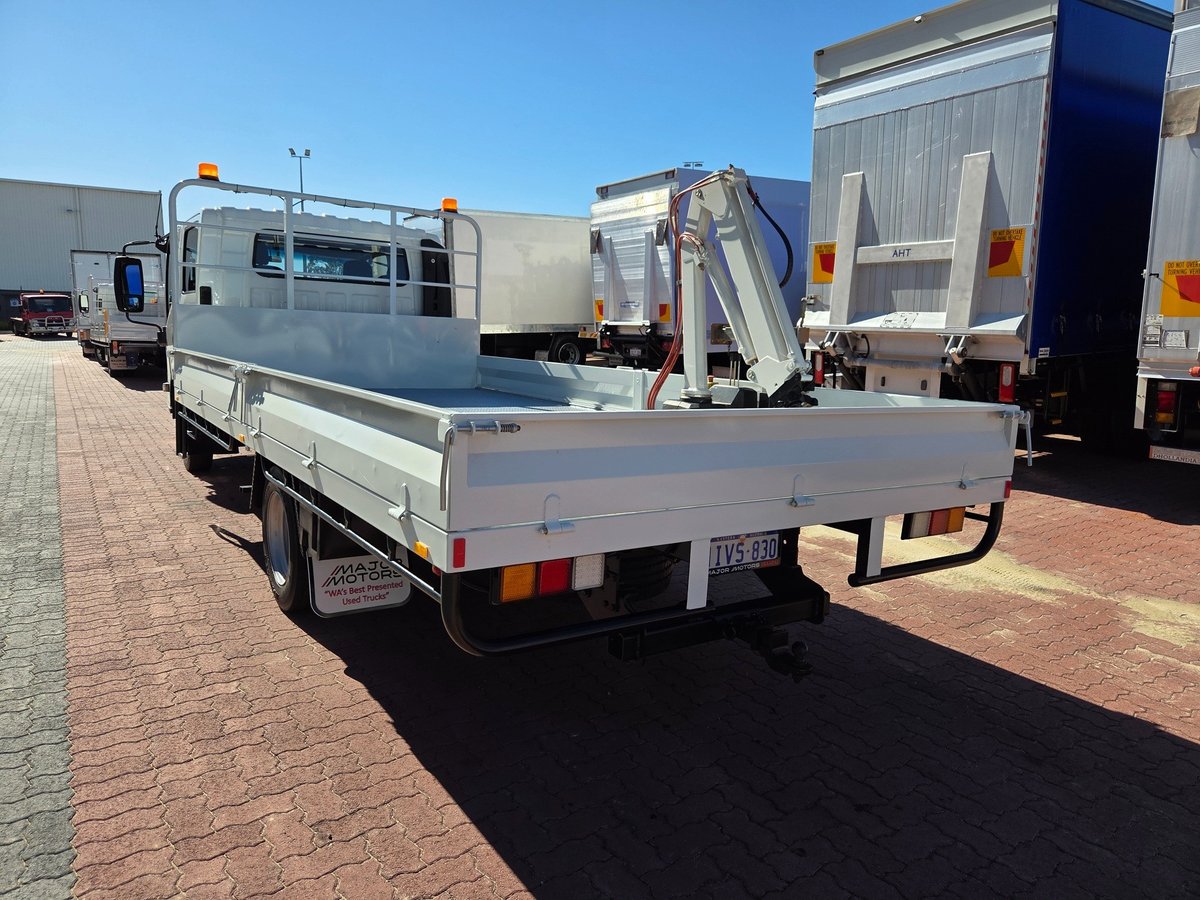 2014 Isuzu Trucks Npr400 4 Ton Crew Cab Tray And Crane image 20
