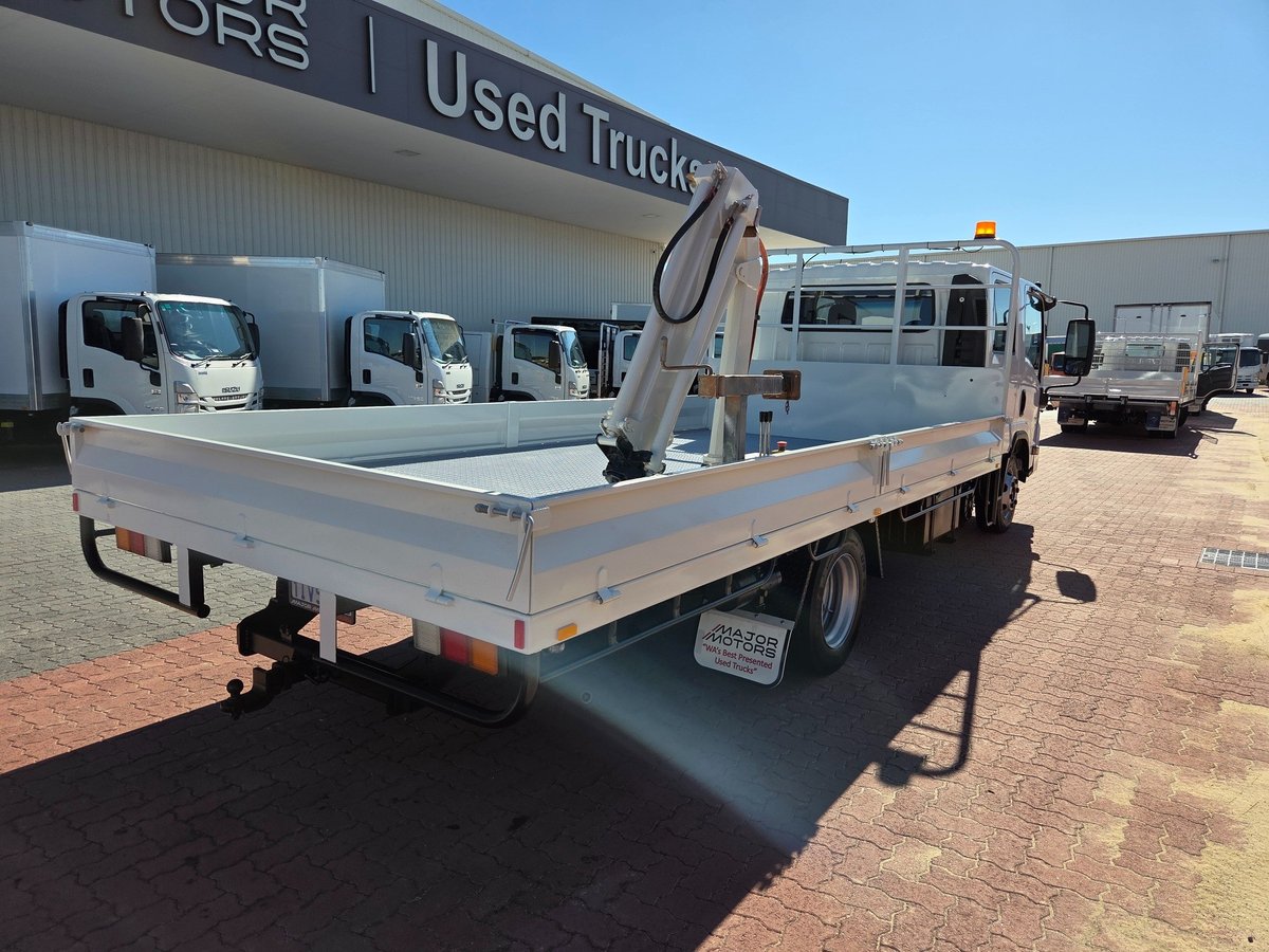 2014 Isuzu Trucks Npr400 4 Ton Crew Cab Tray And Crane image 22