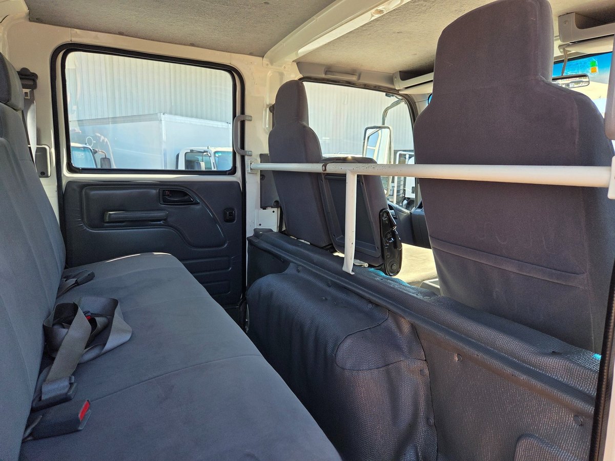 2014 Isuzu Trucks Npr400 4 Ton Crew Cab Tray And Crane image 24