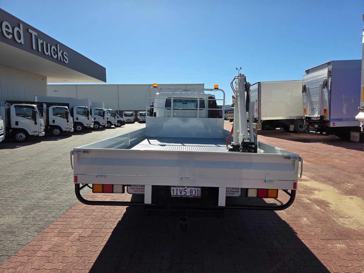 2014 Isuzu Trucks Npr400 4 Ton Crew Cab Tray And Crane image 7