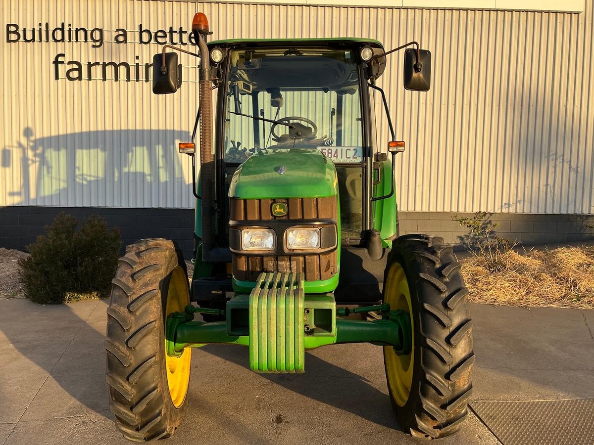 John Deere 5720 image 2