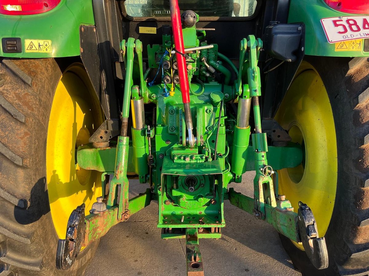 John Deere 5720 image 6