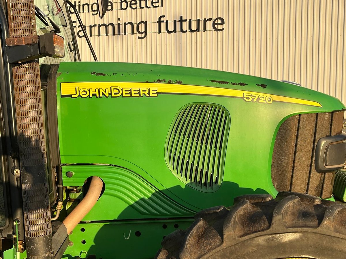 John Deere 5720 image 8