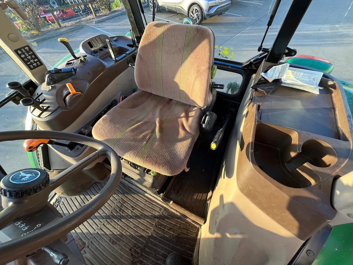 John Deere 5720 image 10