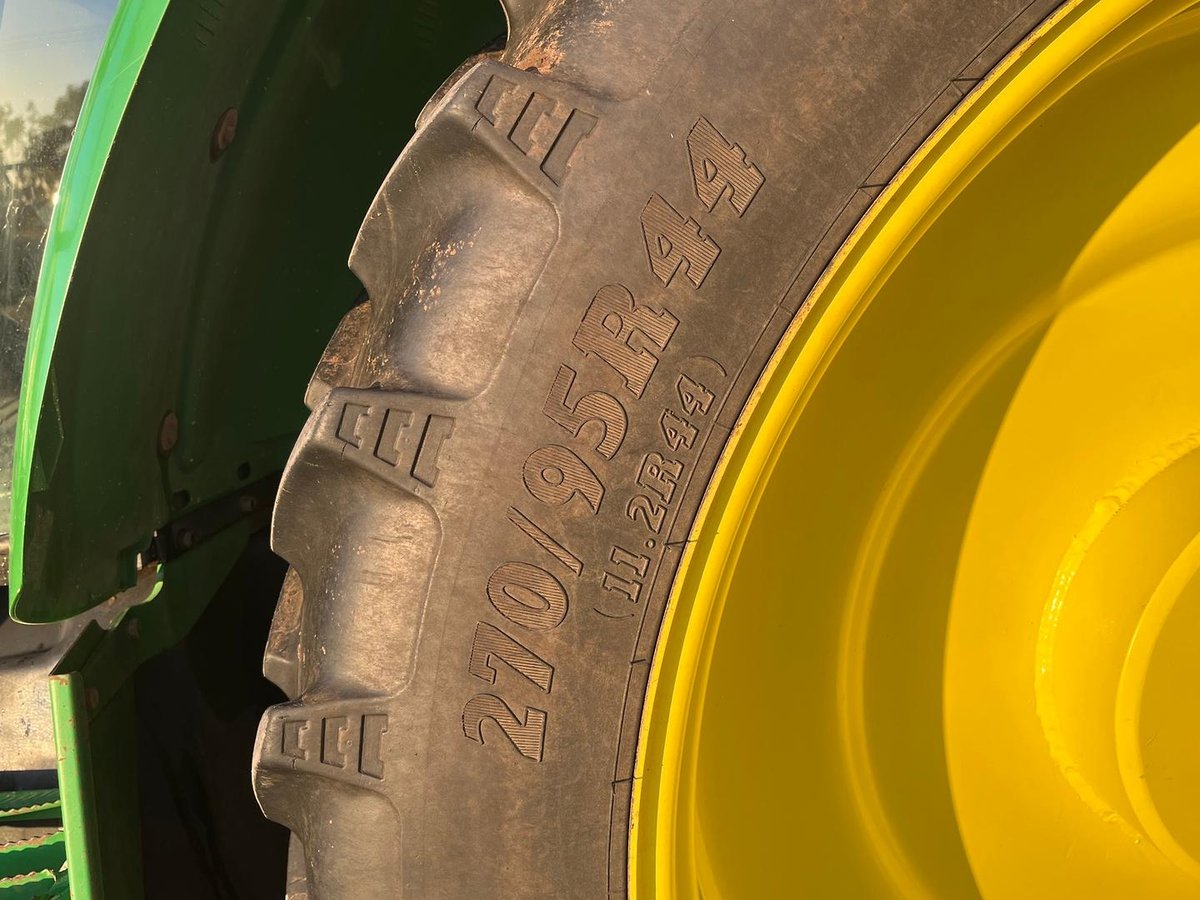 John Deere 5720 image 7