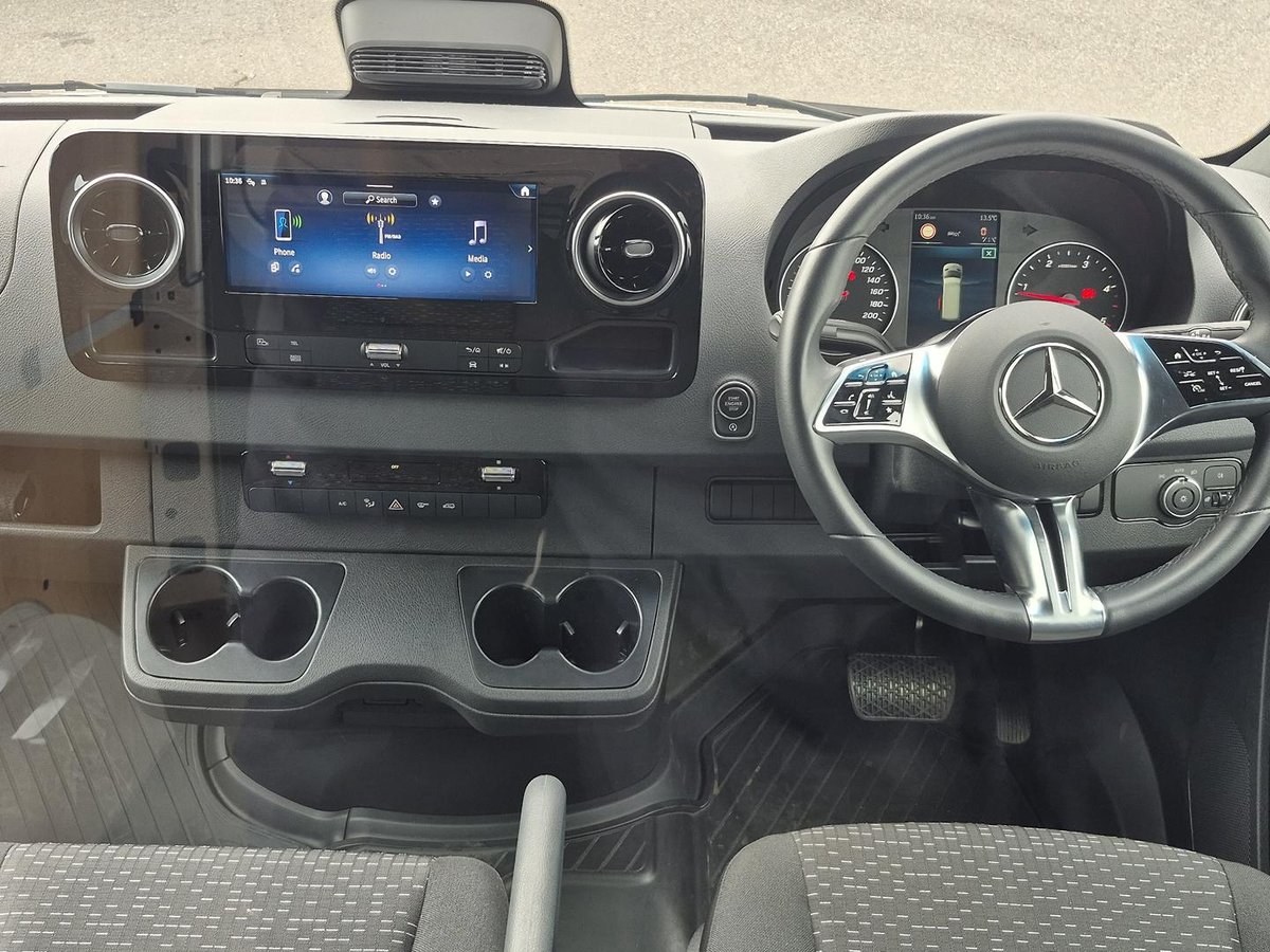 2024 Mercedes-Benz Sprinter 315CDI VS30 image 9