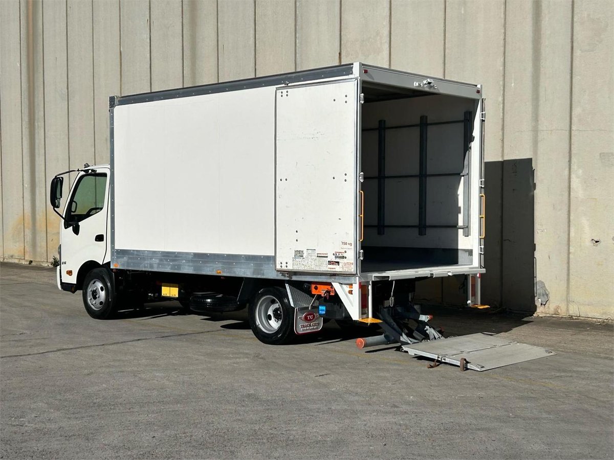 2021 Hino 300 Series 616 image 14