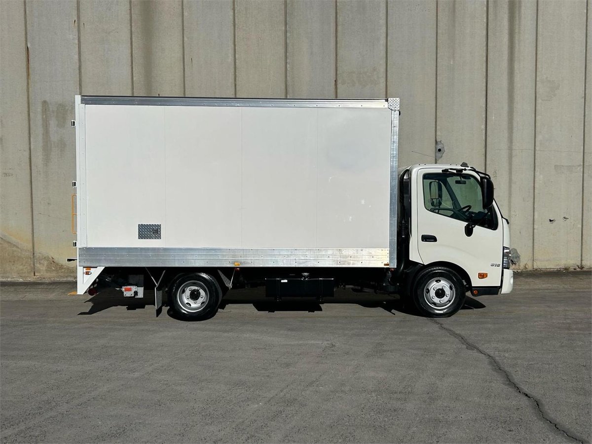 2021 Hino 300 Series 616 image 18