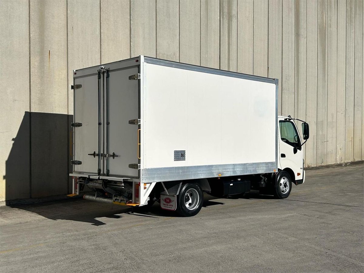 2021 Hino 300 Series 616 image 17