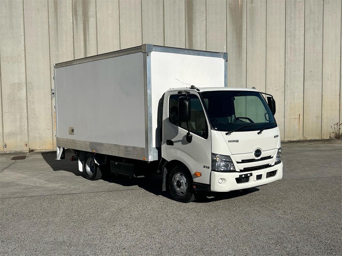 2021 Hino 300 Series 616 image 19