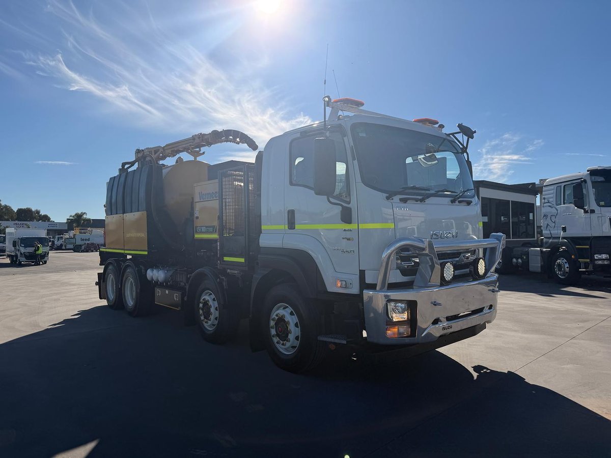 2023 Isuzu F Series FYH300-350 image 7