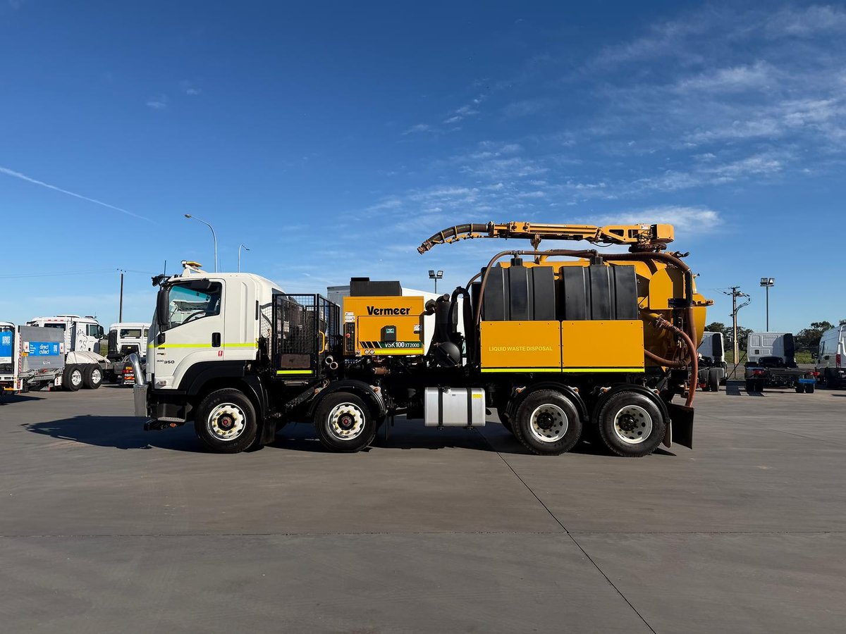 2023 Isuzu F Series FYH300-350 image 2