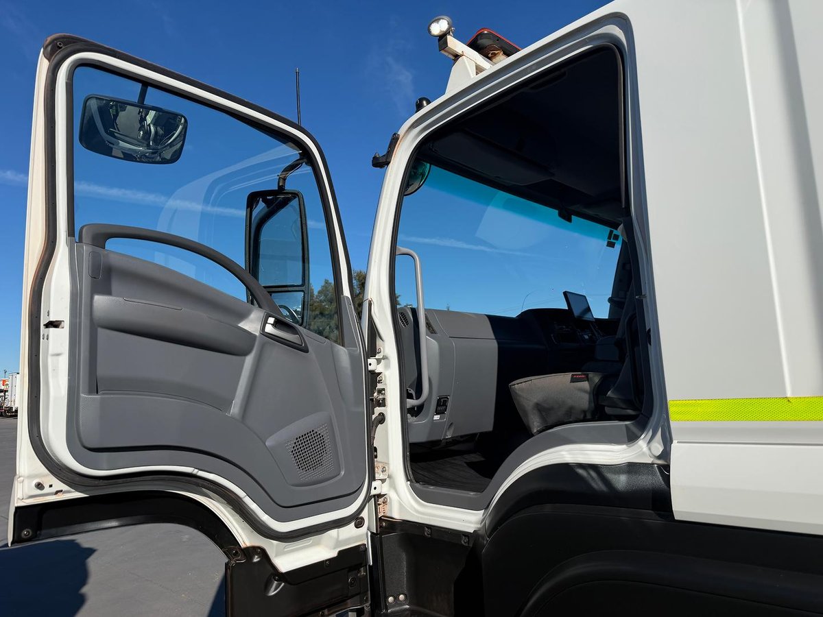 2023 Isuzu F Series FYH300-350 image 32