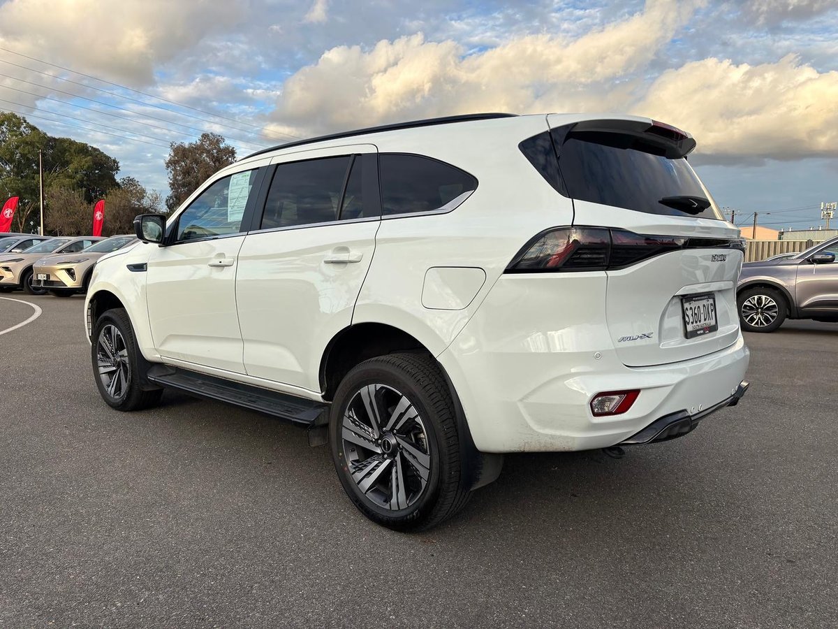 2025 Isuzu MU-X LS-T MY25.5 4X4 Dual Range image 11