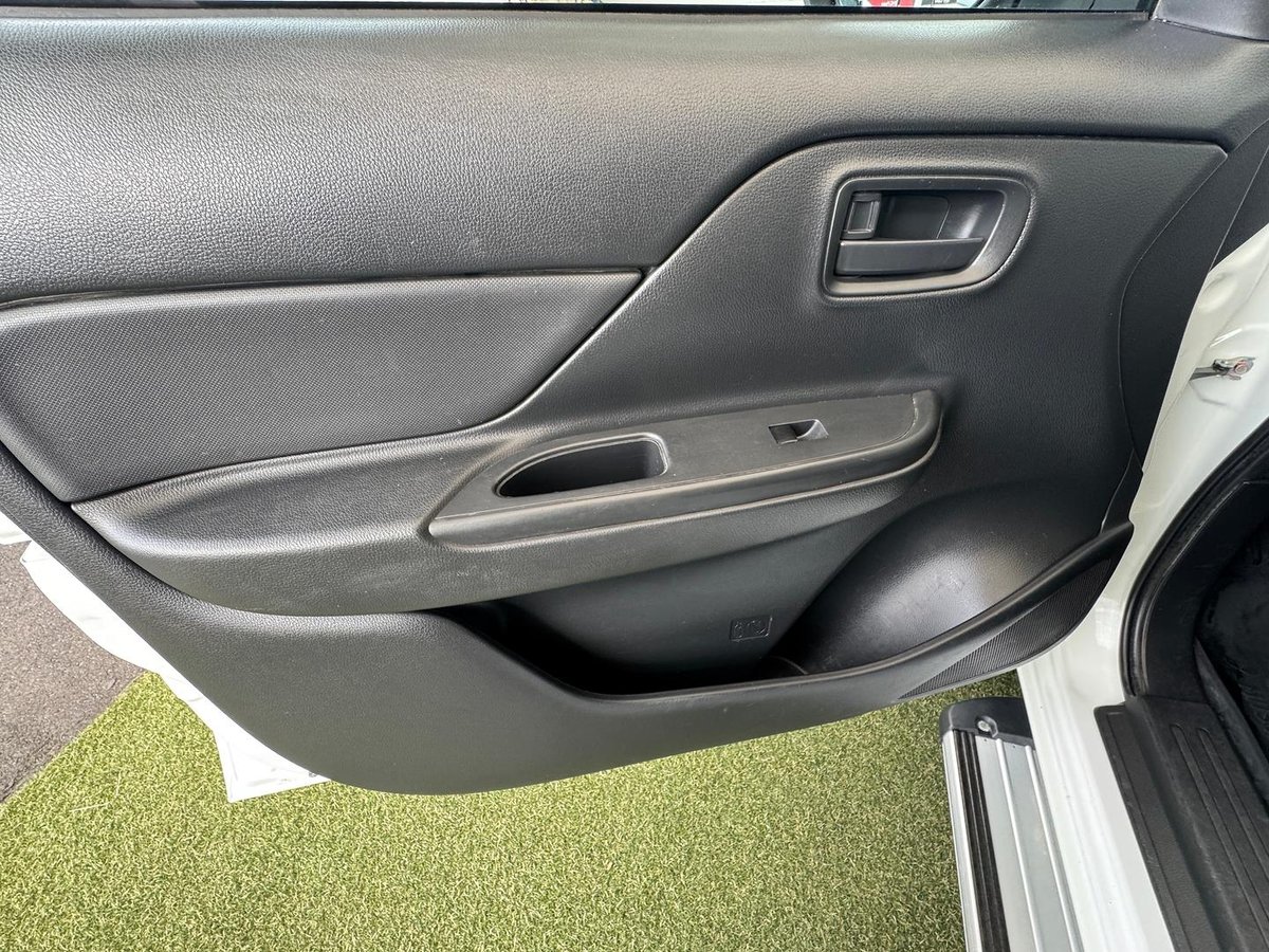 2020 Mitsubishi Triton GLX ADAS MR MY21 4X4 Dual Range image 16