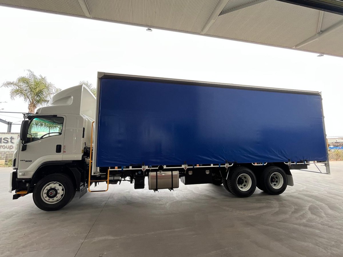 2025 Isuzu F Series image 8