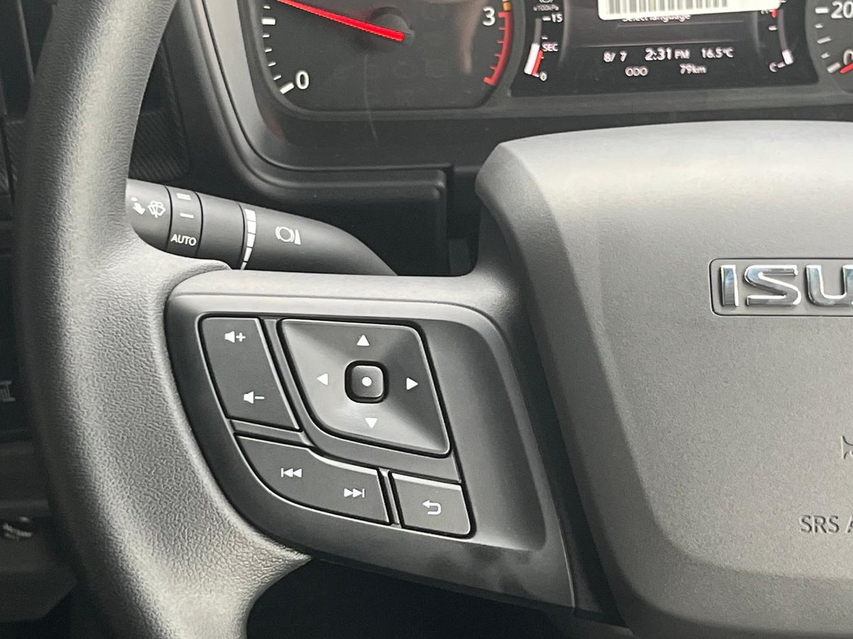 2025 Isuzu F Series image 19