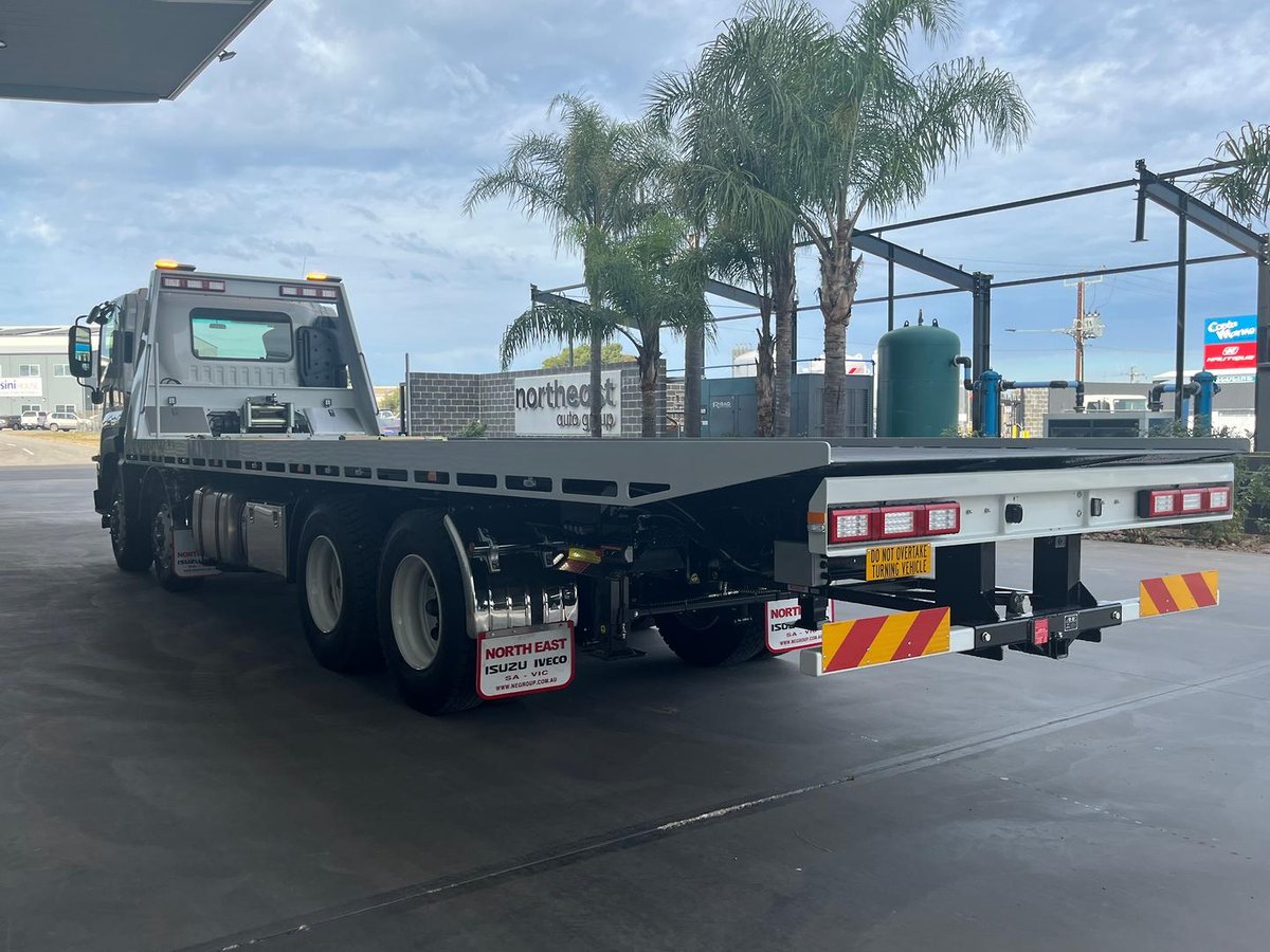 2025 Isuzu F Series image 7