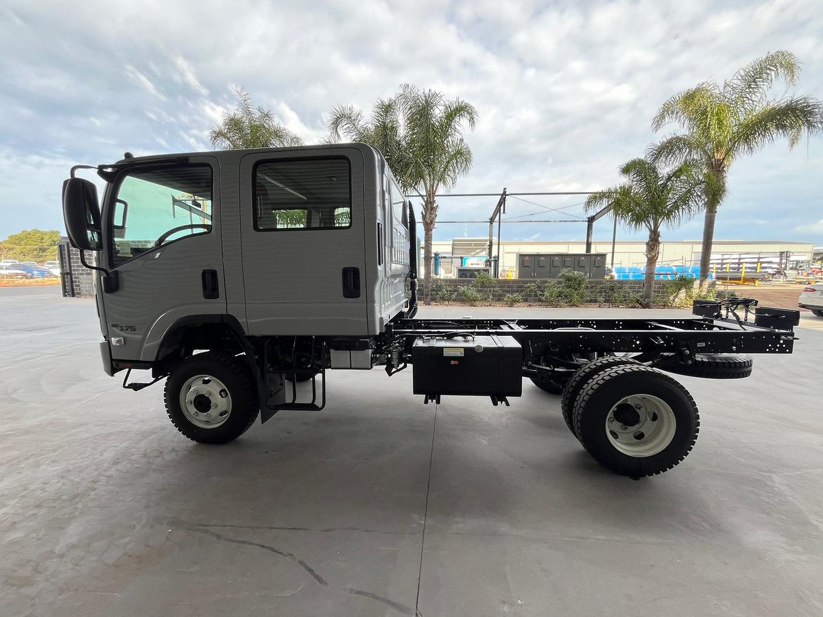 2026 Isuzu N Series image 6