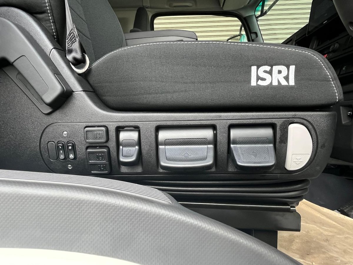 2025 Isuzu F Series image 14