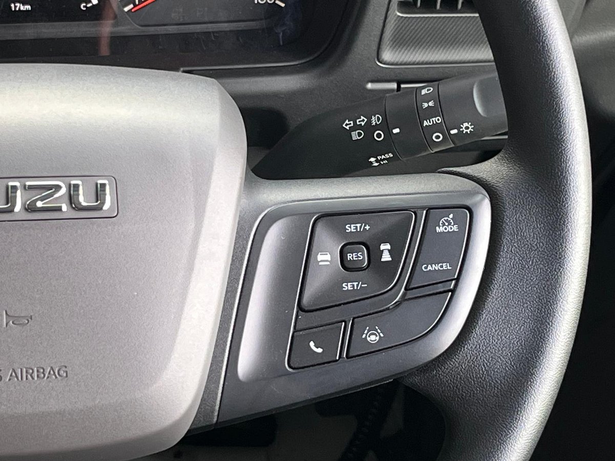 2025 Isuzu F Series image 17