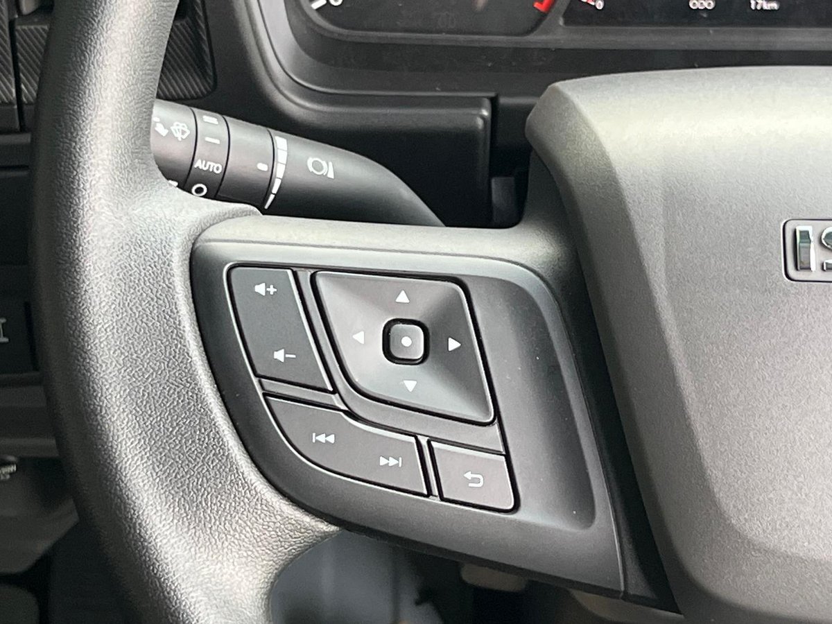 2025 Isuzu F Series image 16