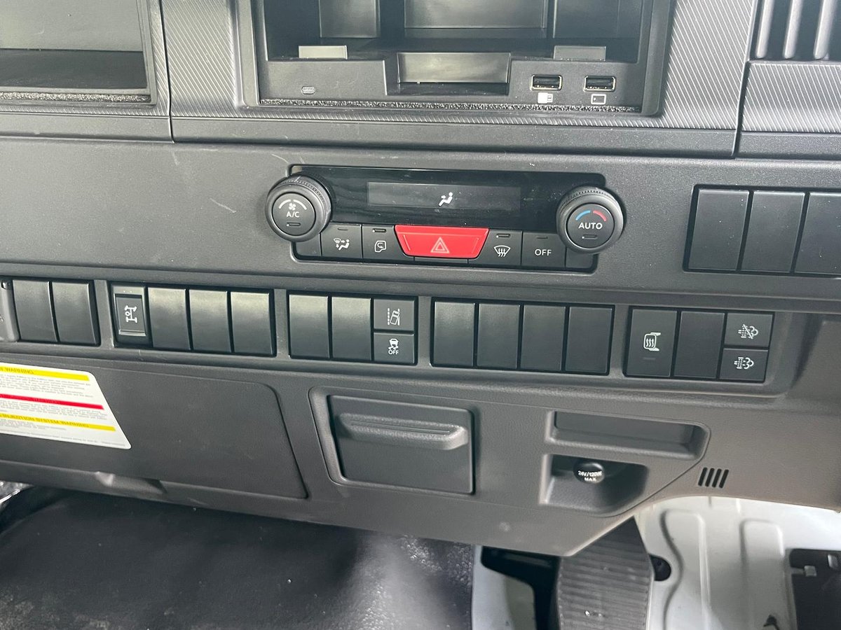 2025 Isuzu F Series image 20
