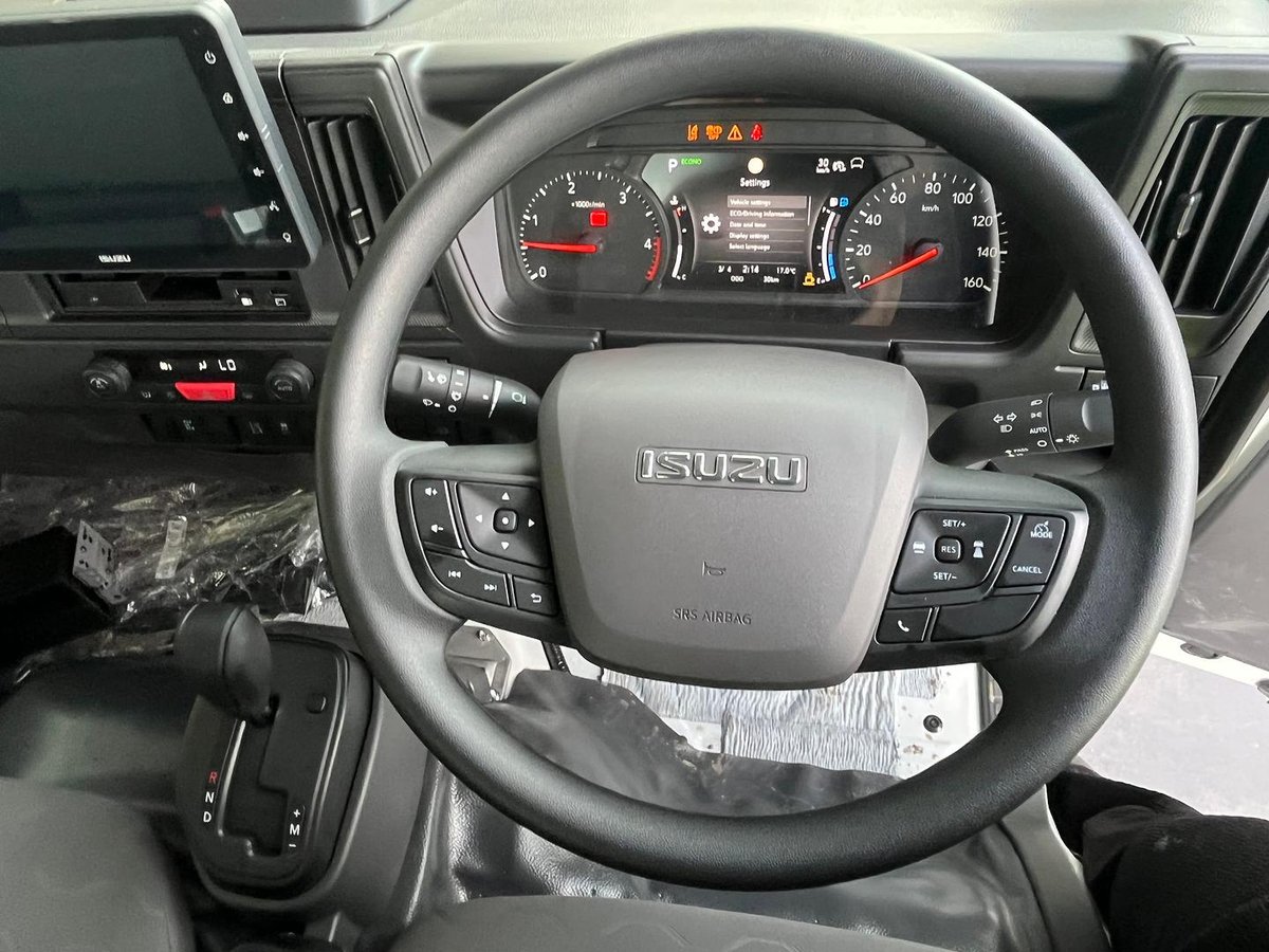 2025 Isuzu N Series image 18