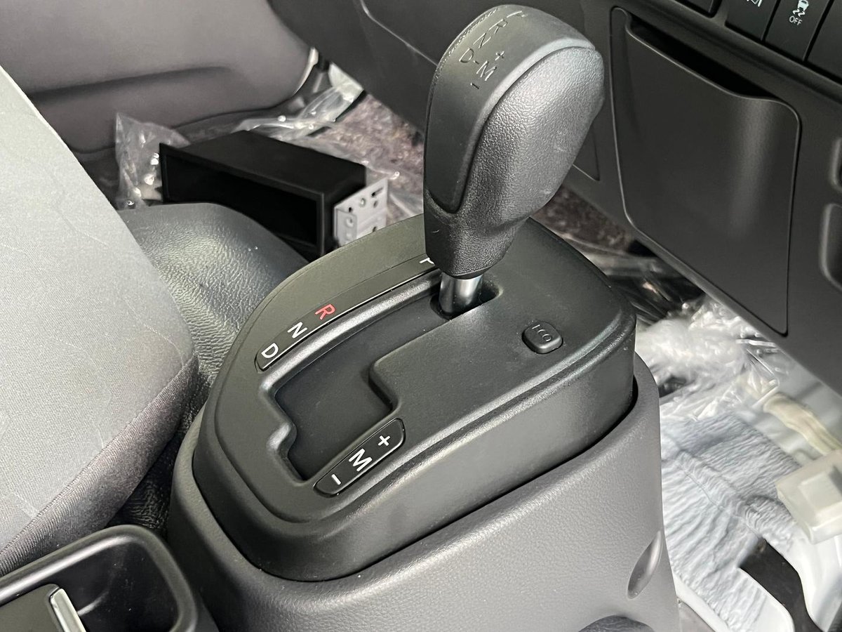 2025 Isuzu N Series image 22
