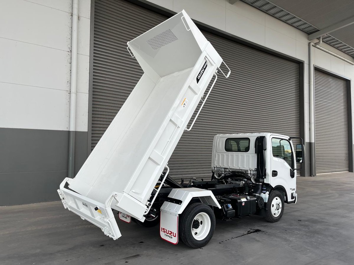 2025 Isuzu N Series image 6