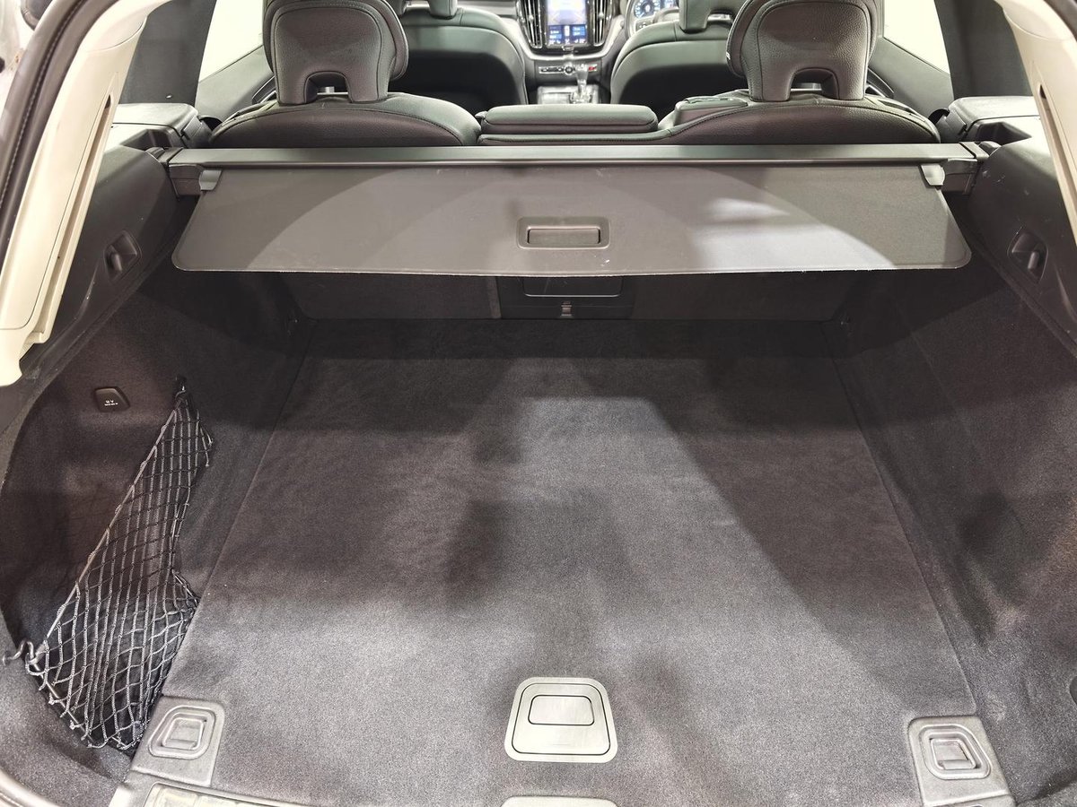 2021 Volvo XC60 T5 Momentum MY21 AWD image 12