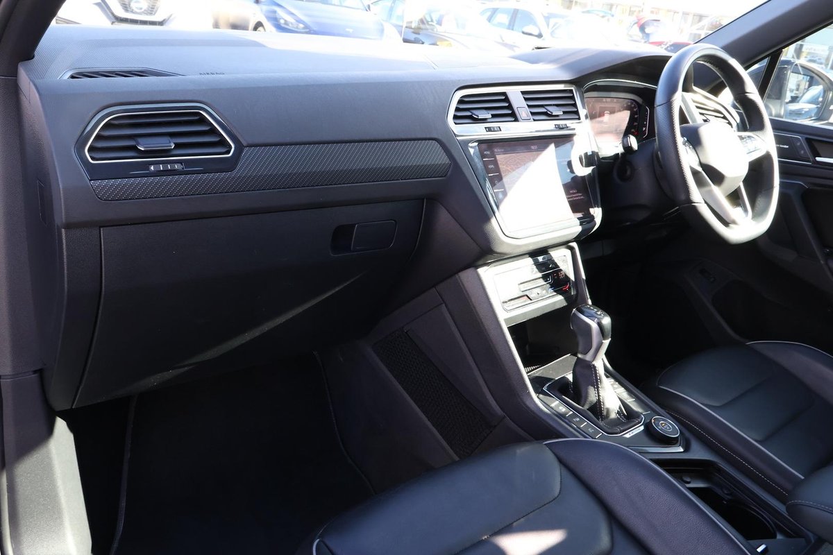 2022 Volkswagen Tiguan 162TSI R-Line 5N MY22 Four Wheel Drive image 28