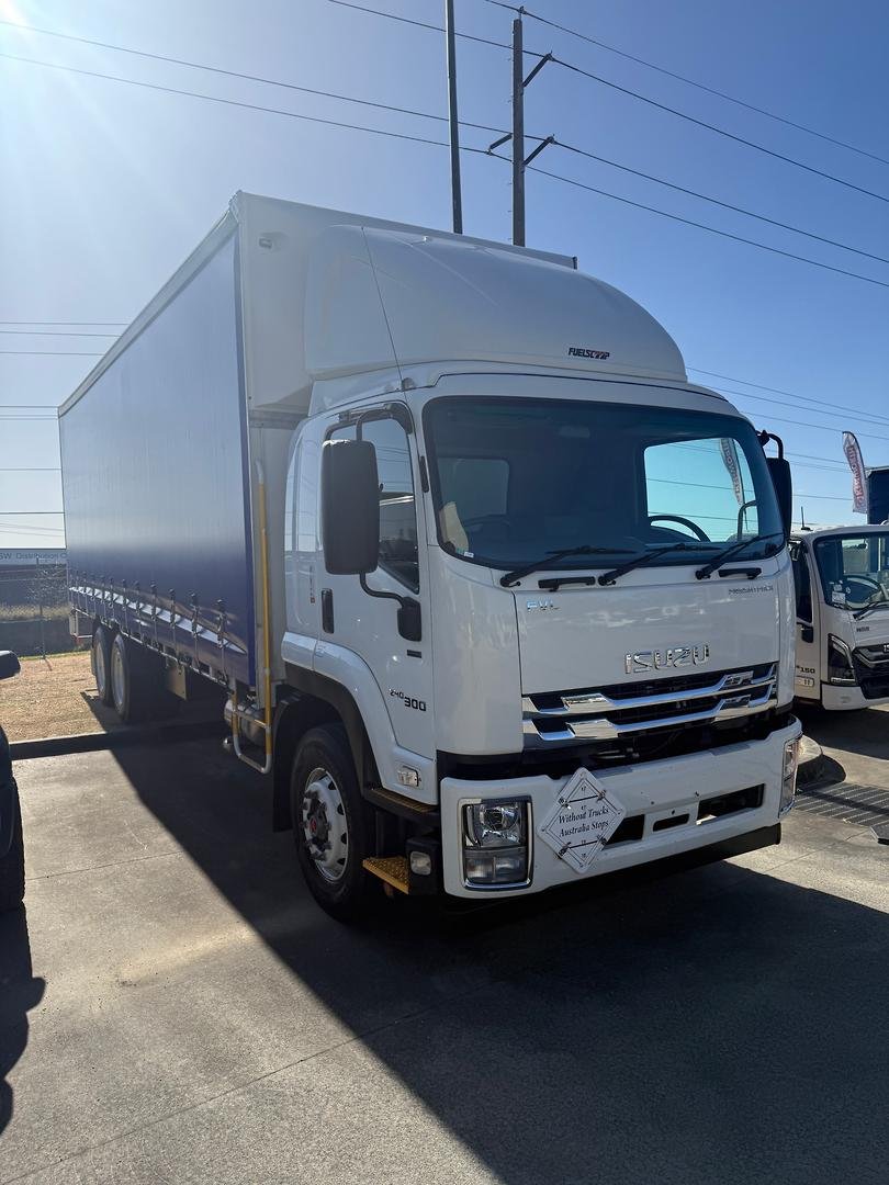 2023 Isuzu F Series FVL240-300 Freightpack image 18