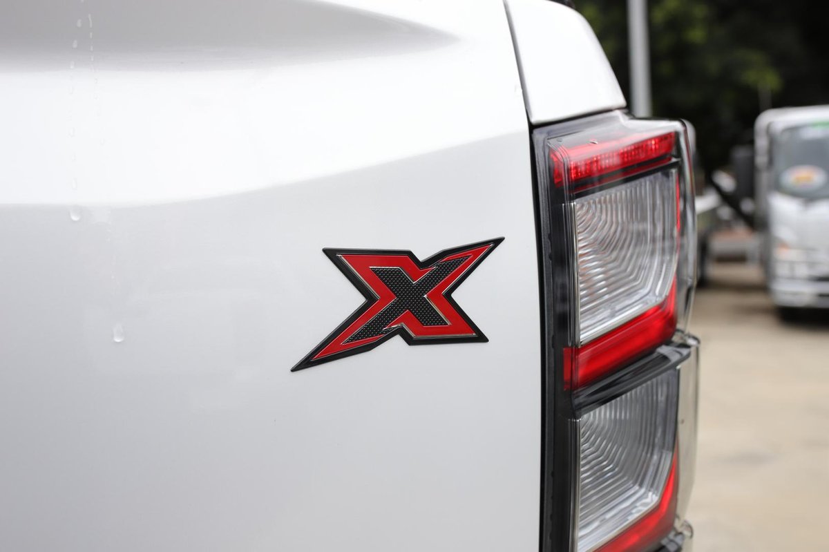 2025 Isuzu D-MAX X-TERRAIN MY25.5 4X4 Dual Range image 12