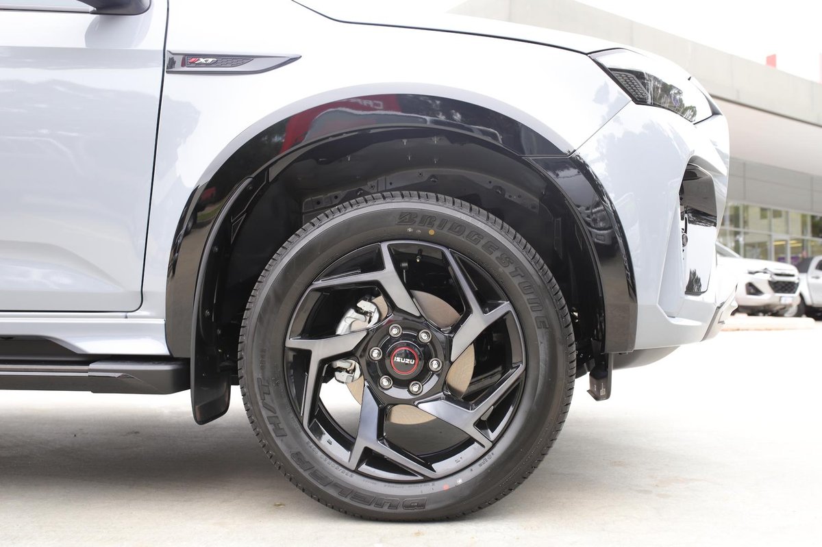 2025 Isuzu MU-X X-TERRAIN MY25.5 4X4 Dual Range image 15