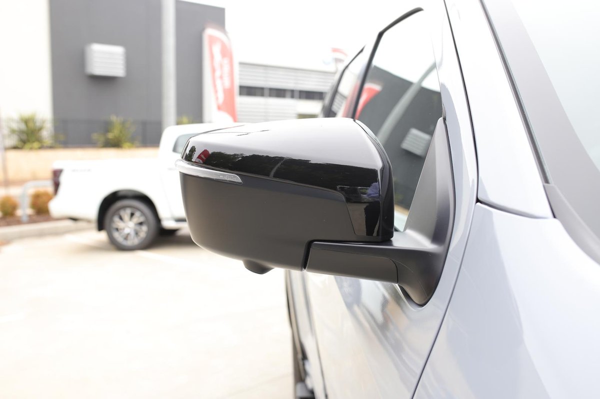 2025 Isuzu MU-X X-TERRAIN MY25.5 4X4 Dual Range image 13