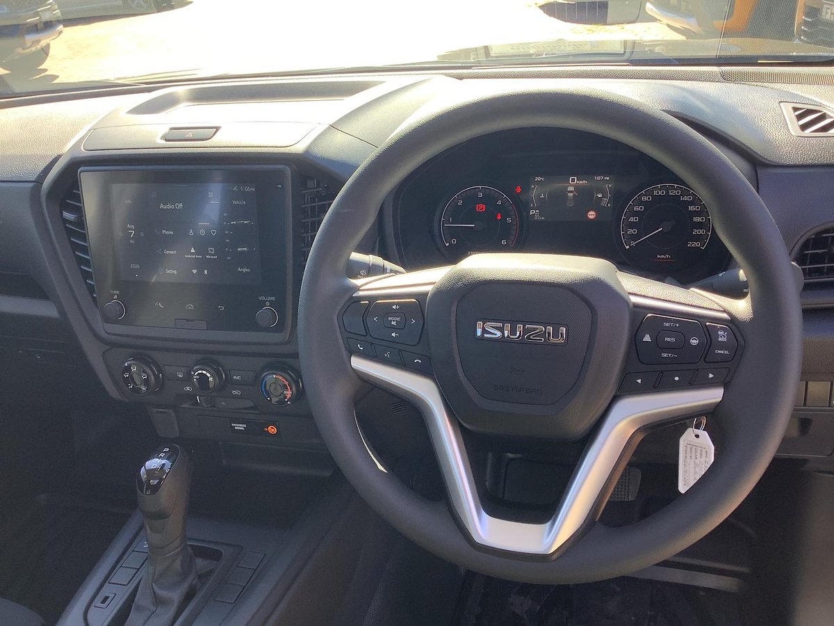 2026 Isuzu D-MAX SX High Ride MY25.5 4x2 image 7