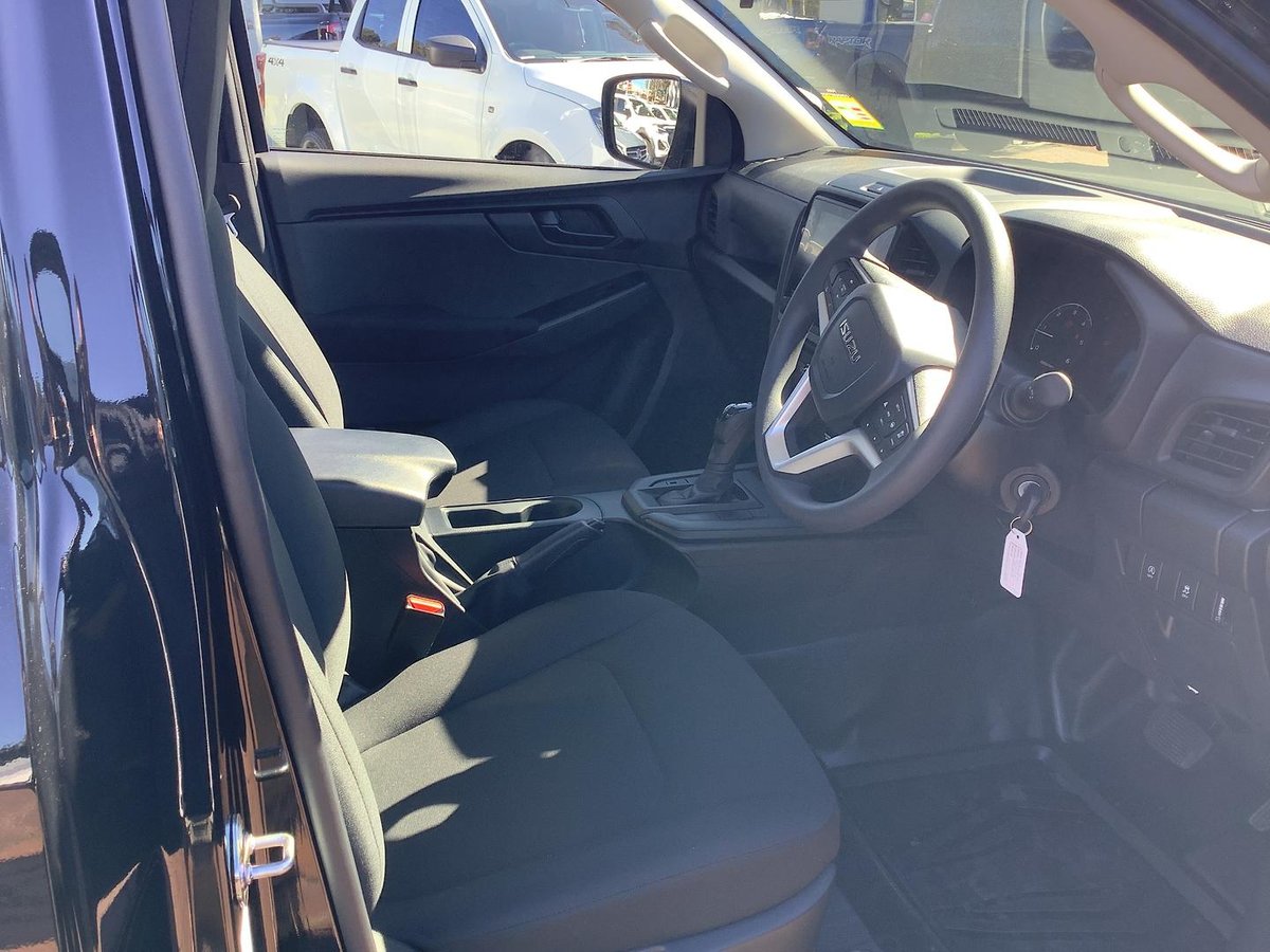 2026 Isuzu D-MAX SX High Ride MY25.5 4x2 image 8