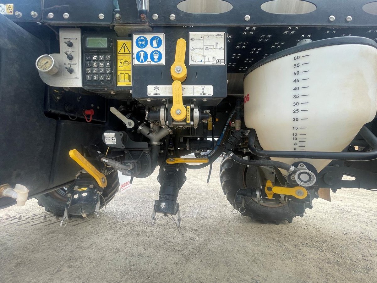 2021 Rogator 1300C image 10
