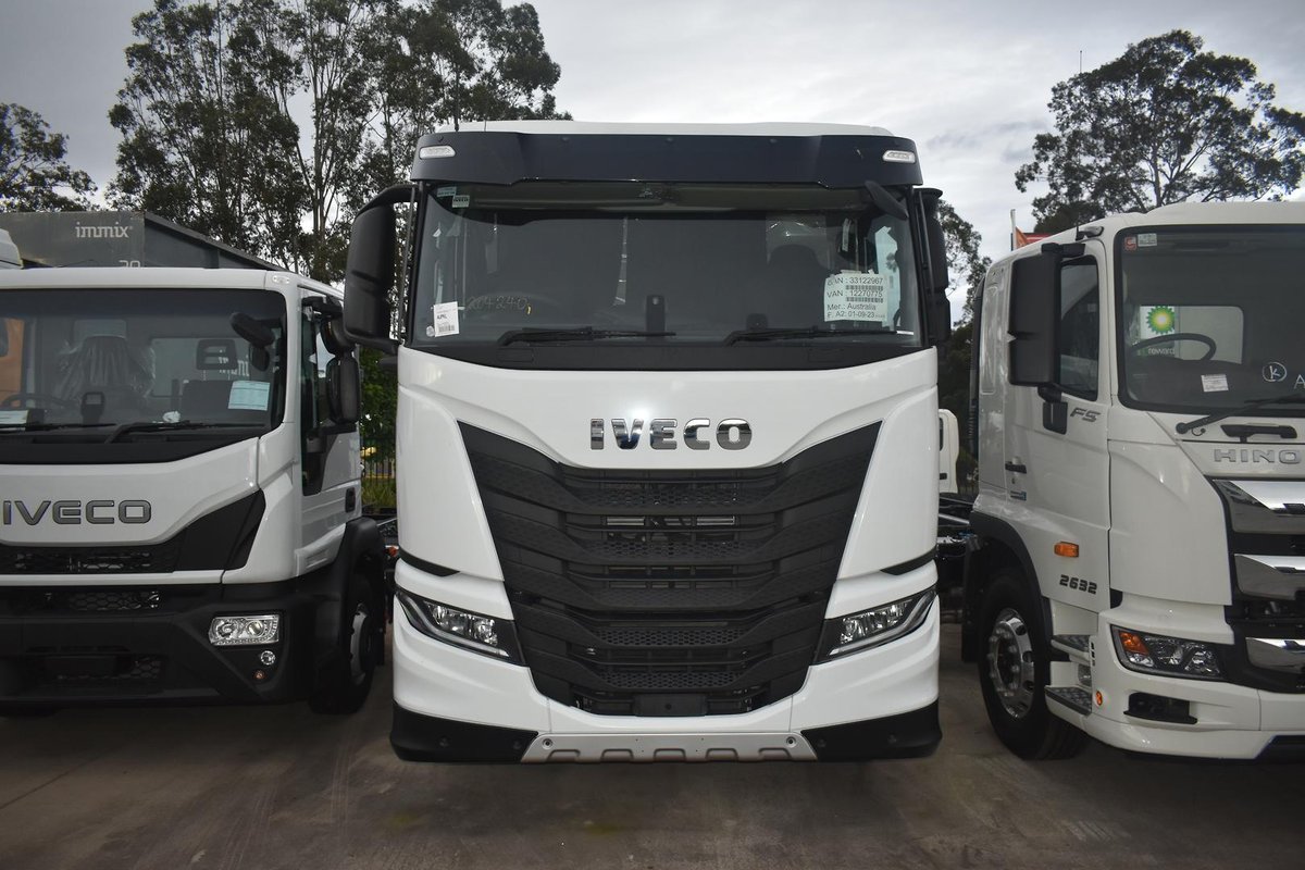 2023 Iveco S-way As270 image 3