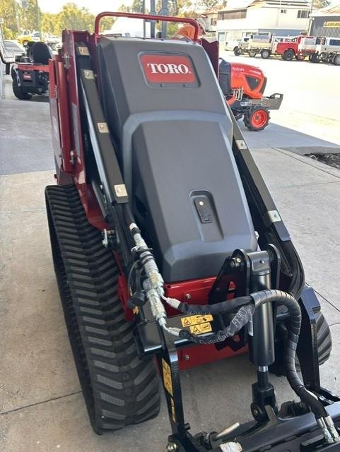 2026 Toro Tx700 Turbo Wide Track Compact Loader image 3